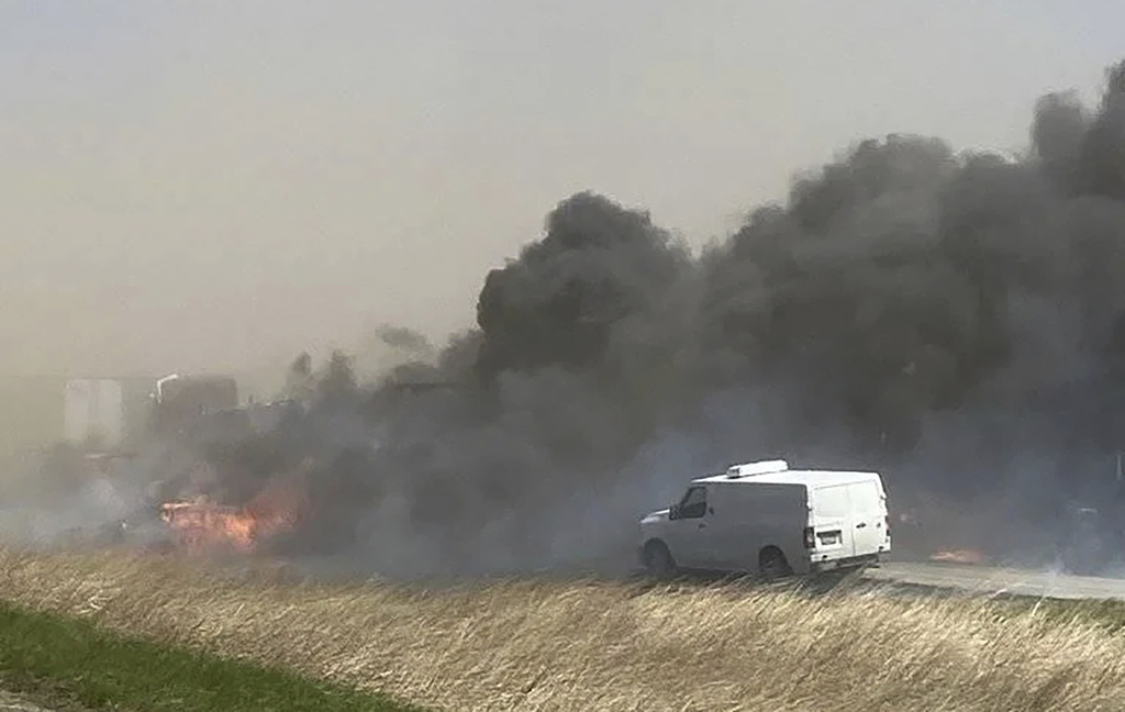 Deadly Dust Storm In Illinois Leads To Massive 60 Car Pileup With At