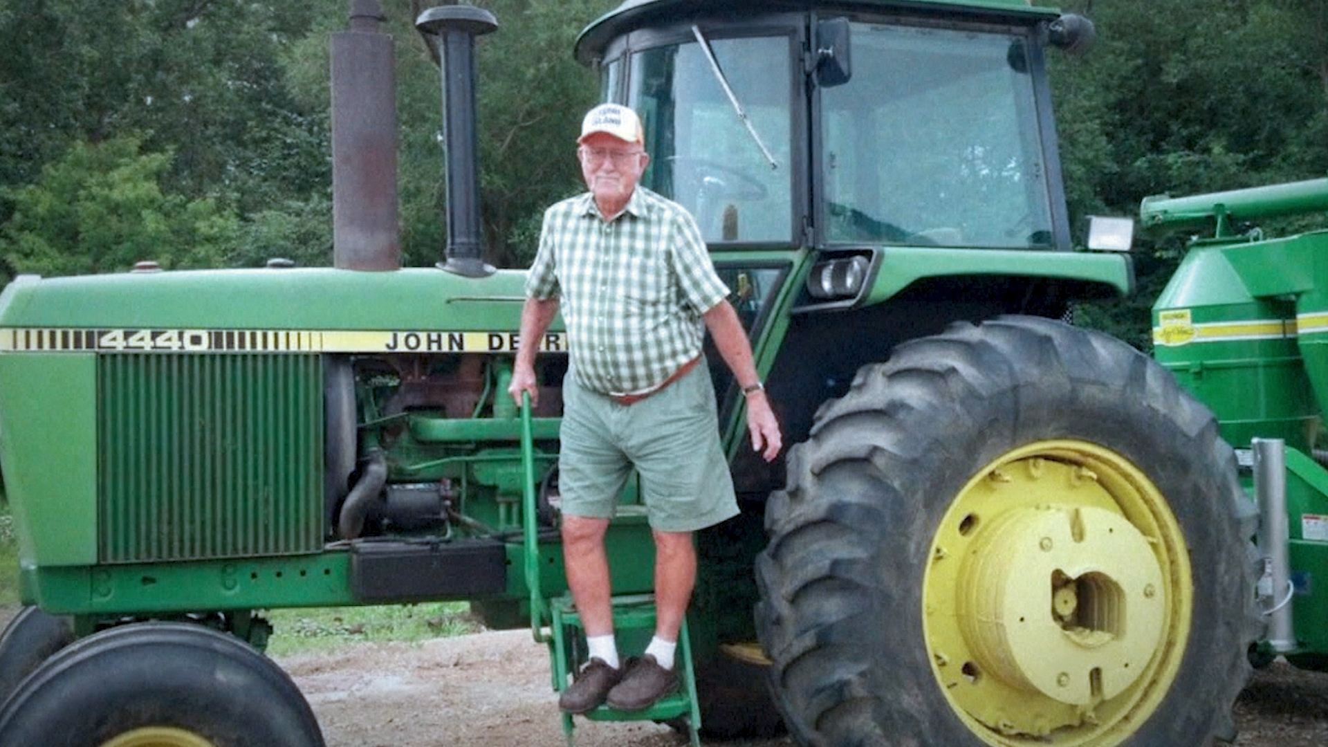 105-Year-Old Farmer Offers Advice for a Long and Healthy Life, Pointing ...