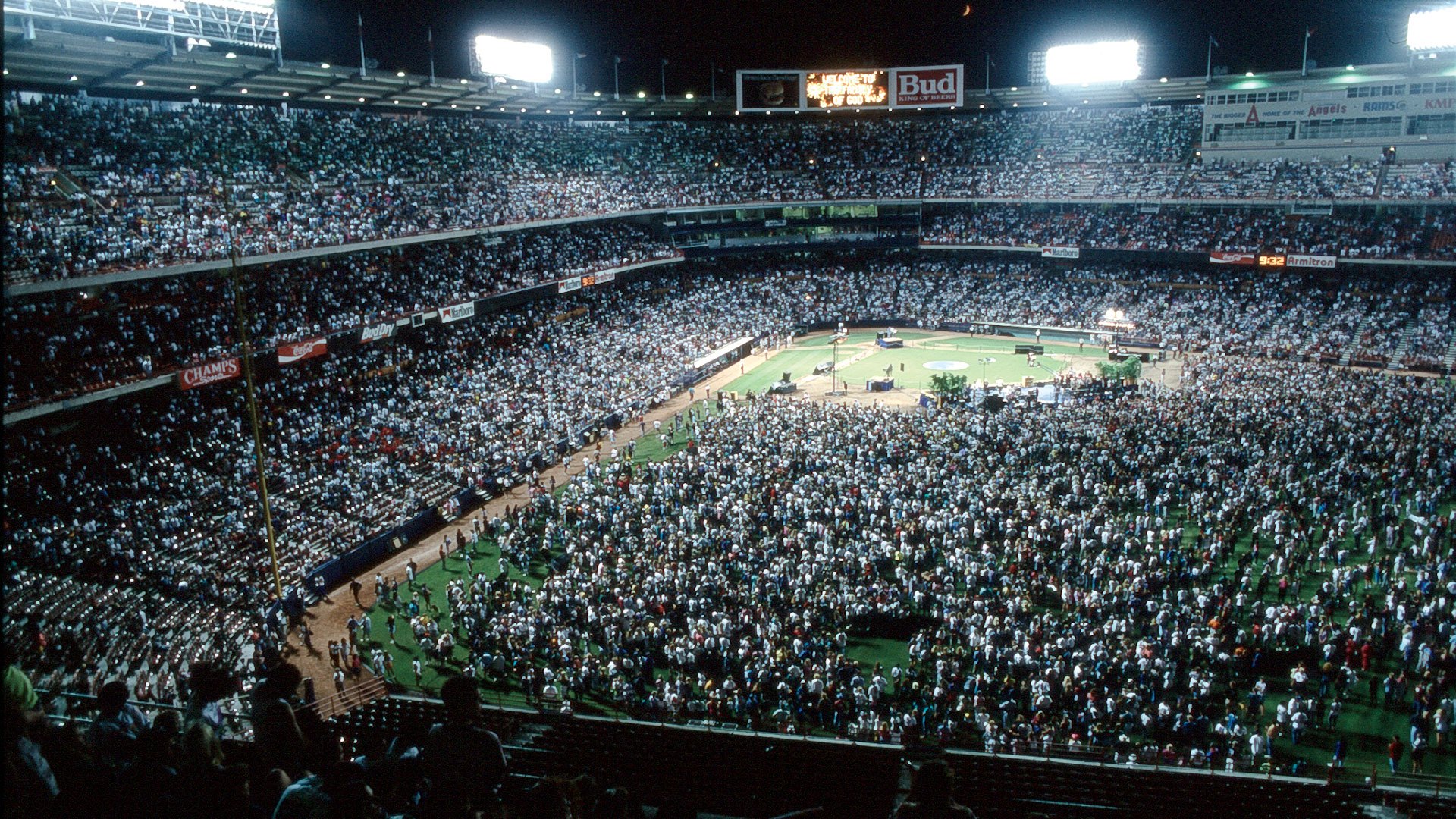 Greg Laurie's SoCal Harvest Crusade Returning to Anaheim Stadium in