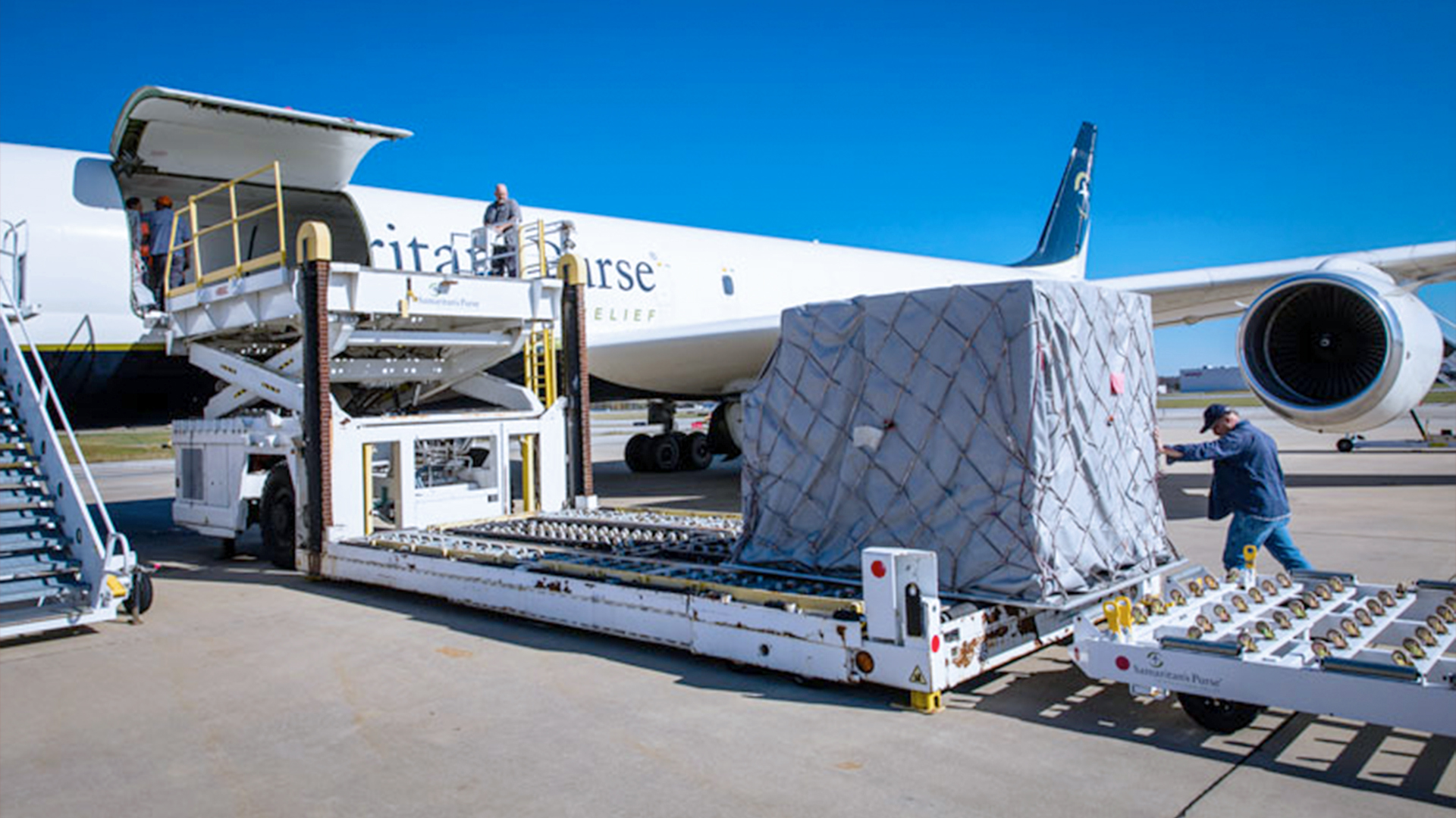 Samaritan's Purse Sends Plane Full Of Relief Supplies To Help Armenian ...