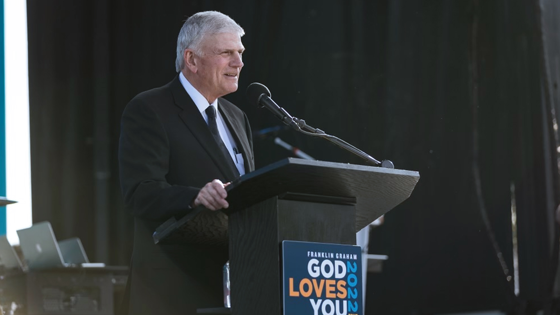 franklin graham god loves you tour dates