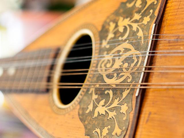 antique-mandolin-music_si.jpg