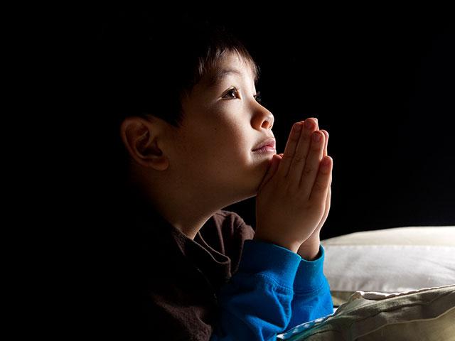 boy-child-pray_si.jpg
