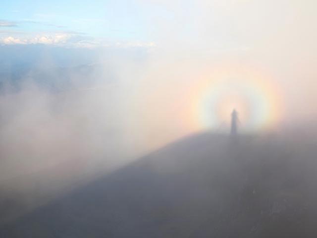 brocken-spectre-rainbow_si.jpg