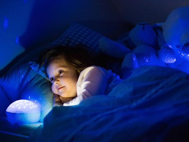 child-bedtime-dark_si.jpg