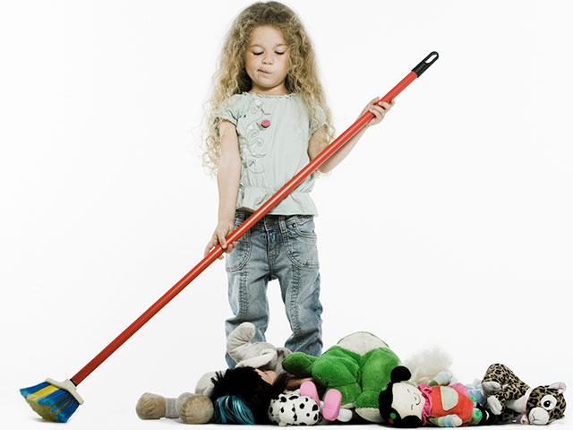 child_sweeping