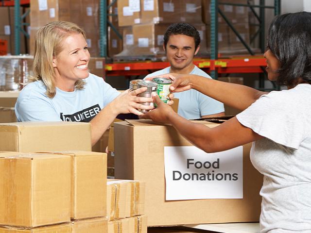 food pantry volunteers