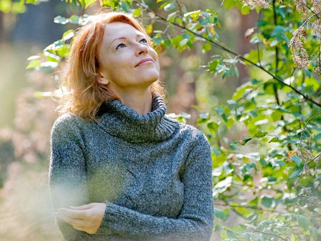 mature-woman-nature_si.jpg