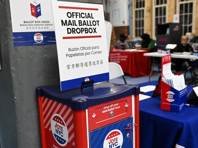 New Yorkers voting early before Election Day for the mayoral race. Zohran Mamdani is the leader ahead of Andrew Cuomo and Curtis Sliwa. (Photo by: Andrea Renault/STAR MAX/IPx)
