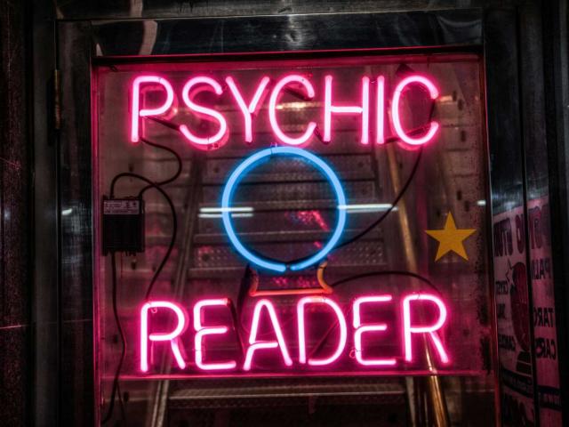 Psychic Reader Sign
