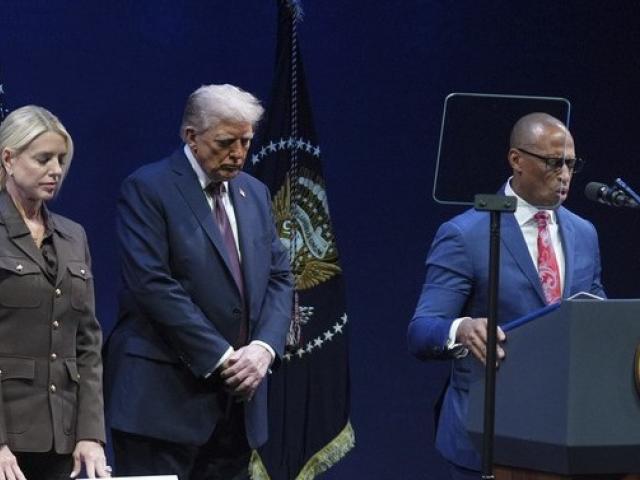 Attorney General Pam Bondi and President Donald Trump bow in prayer as HUD Secretary Scott Turner prays at the White House Religious Liberty Commission hearing at the Museum of the Bible, Sept. 8, 2025. (AP Photo/Evan Vucci)