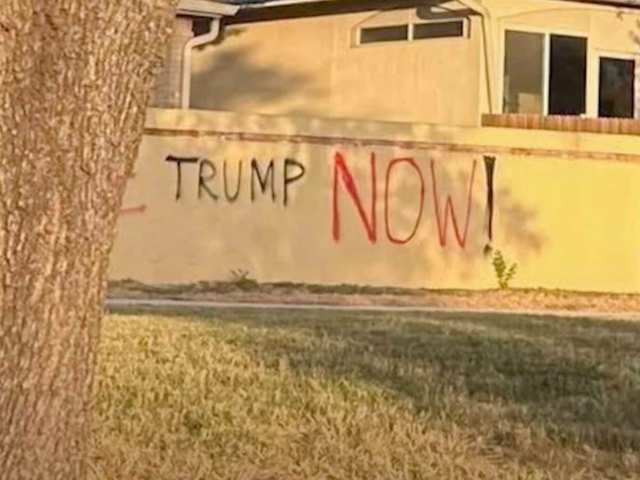 anti-trump-1536x1023.png