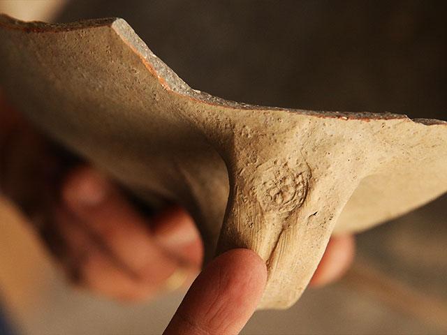 Jug Handles with Rosette Seal, Photo, City of David Archive, Eliyahu Yanai
