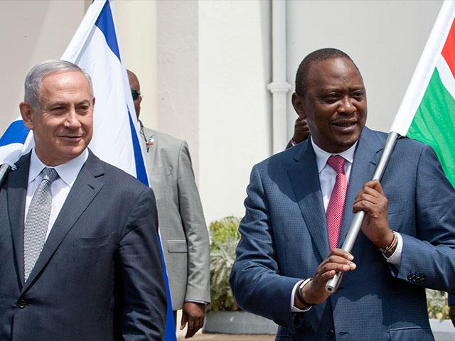 Israeli PM Benjamin Netanyahu and Kenyah President Uhuru Kenyatta, AP photo