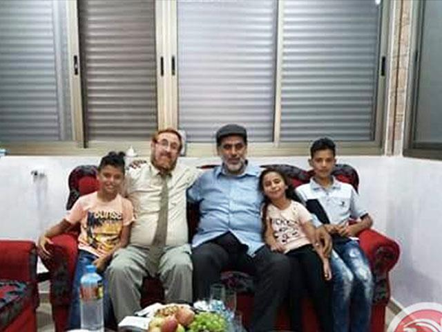 Hebron resident Mohammad Jabir Hosts Israeli MK Yehuda Glick, Photo, Facebook