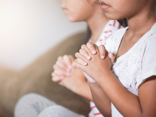 little children praying