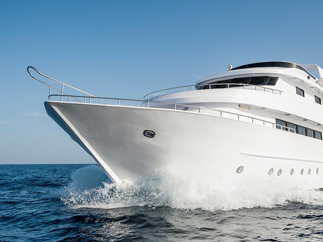 luxury-rich-yacht