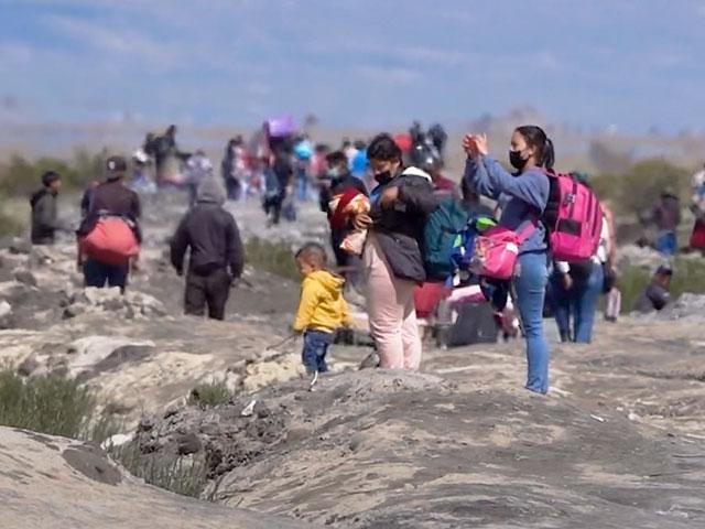 Migrants head for Chile (Image: CBN News screen capture)