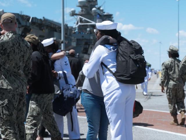US Navy sailors return from deployment on the USS George H.W. Bush aircraft carrier (Photo: CBN News)