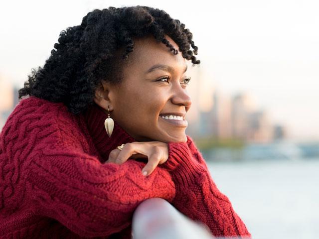 smiling-woman-outdoors_si.jpg