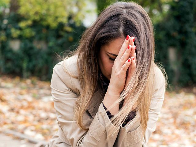 Young mom praying