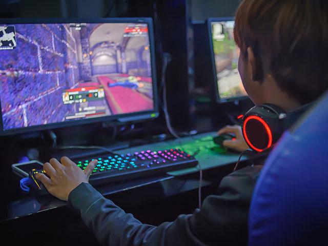 Roblox teen gamers engage in sexual behavior in platform's 'red light district': report