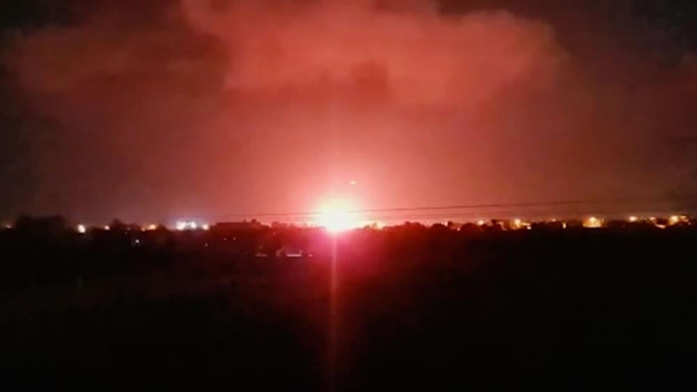 Explosion in Khan Younis, Gaza from Israeli warplanes. Jul. 26, 2021. (AP)