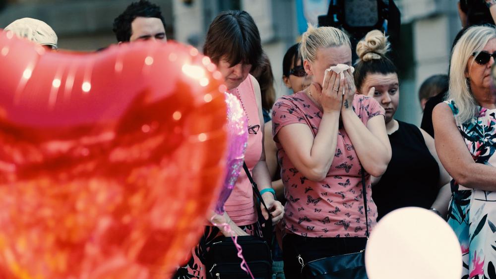 manchesterattackgrievingap
