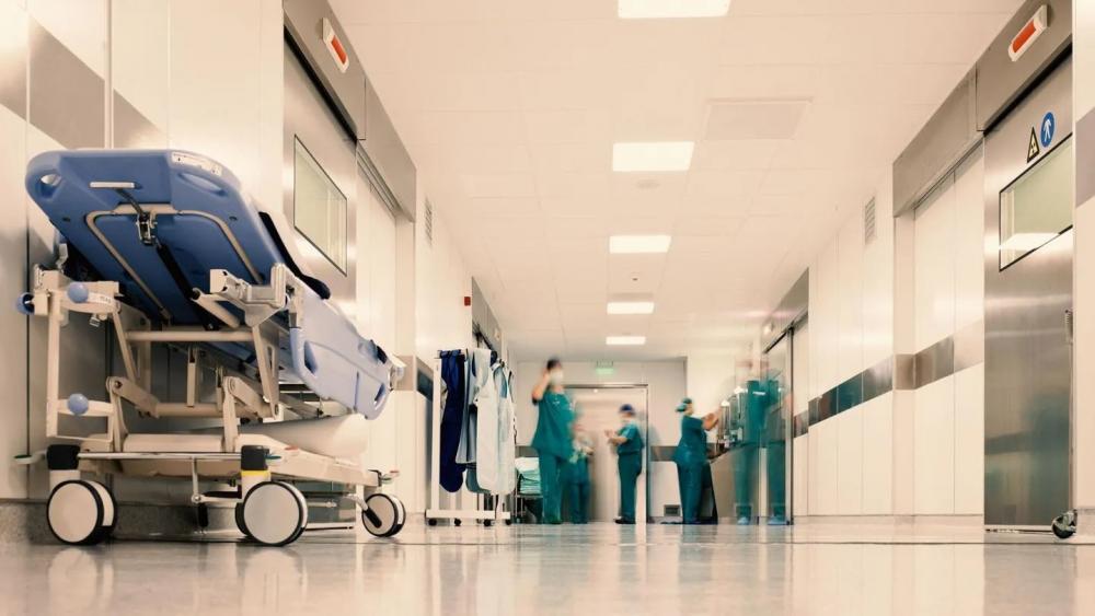 hospitalhallwayas_hdv.jpg