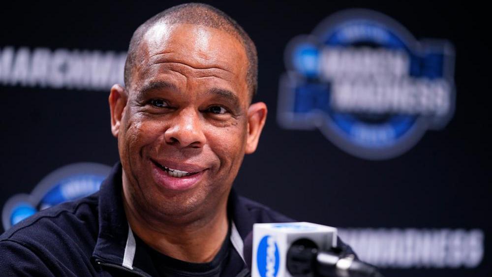 North Carolina head coach Hubert Davis speaks with members of the media during a news conference for the NCAA men&#039;s college basketball tournament, Saturday, March 26, 2022, in Philadelphia. (AP Photo/Matt Rourke)