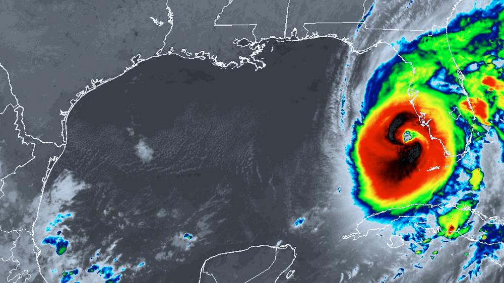 An infrared image of Hurricane Ian as it nears Florida (Image: NOAA)