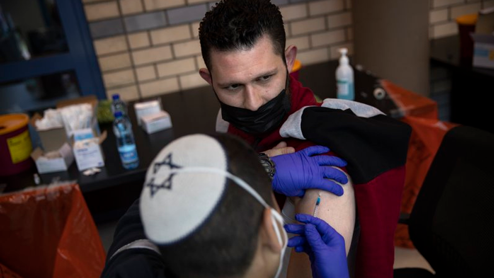 Israel vacuna palestino (AP Photo - Oded Balilty)