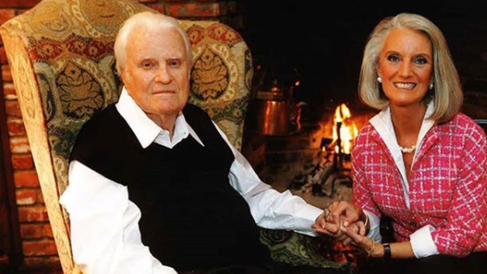 Anne Graham Lotz with her father, evangelist Billy Graham before his death in 2018