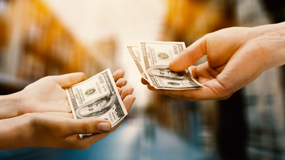 moneyhandsas
