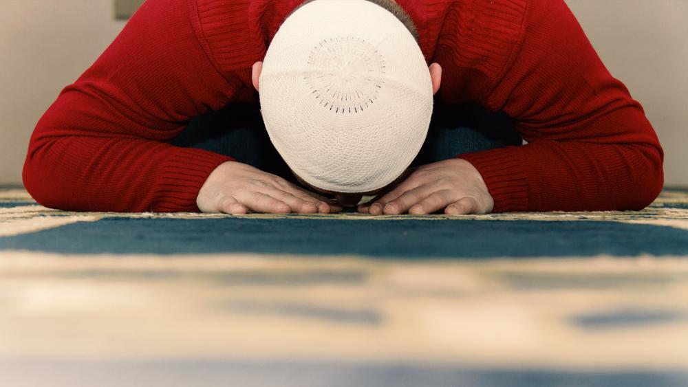 muslimmanprayingislamas