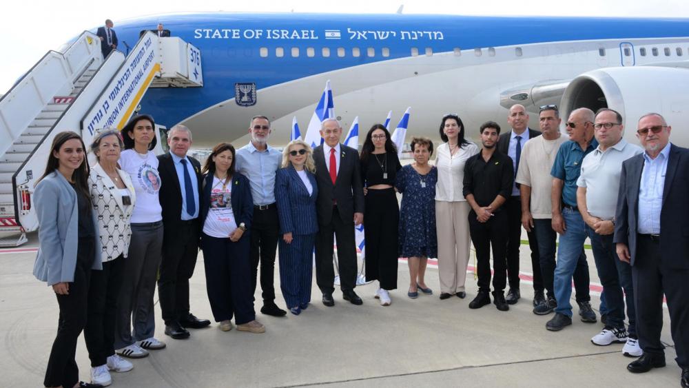 Israeli Prime Minister Benjamin Netanyahu meets with families of Hamas-held hostages before his flight from Israel to Washington DC, Monday, July 22, 2024 (Photo: GPO)