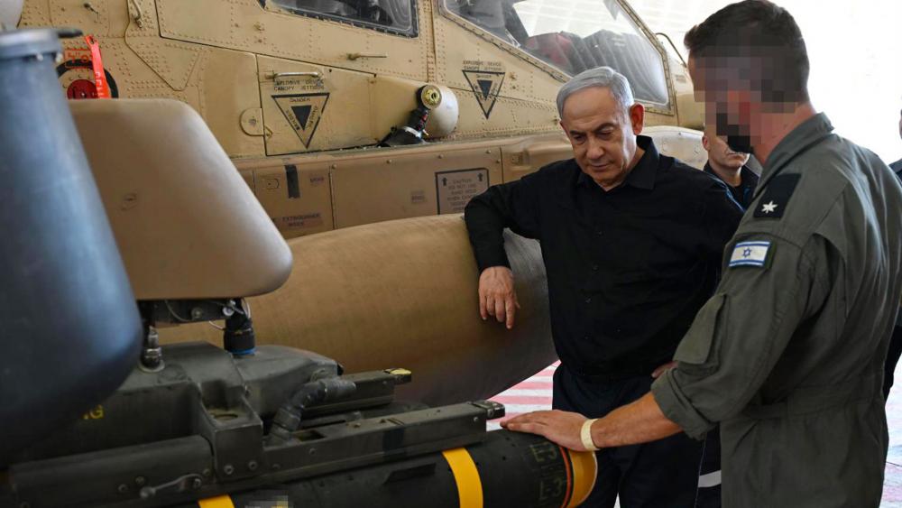 PM Netanyahu at the Ramat David Air Force Base, Photo Credit: Haim Zach (GPO).