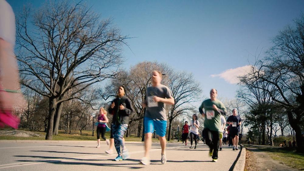runners, mind, body, exercise, weight loss, nutrient-dense foods, Mind Your Body, Joel Harper, trainers, stretching, 